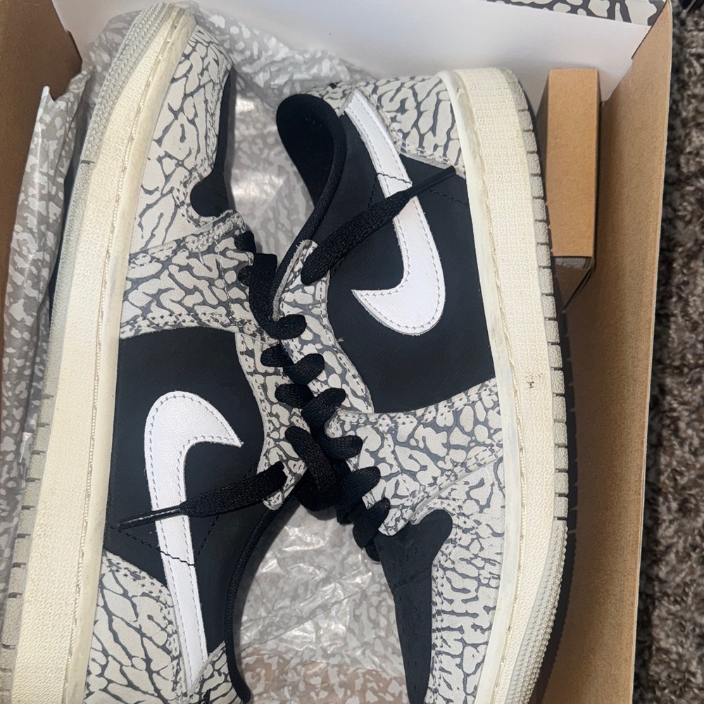 Jordan 1 Black and White Sneakers with Textured Pattern